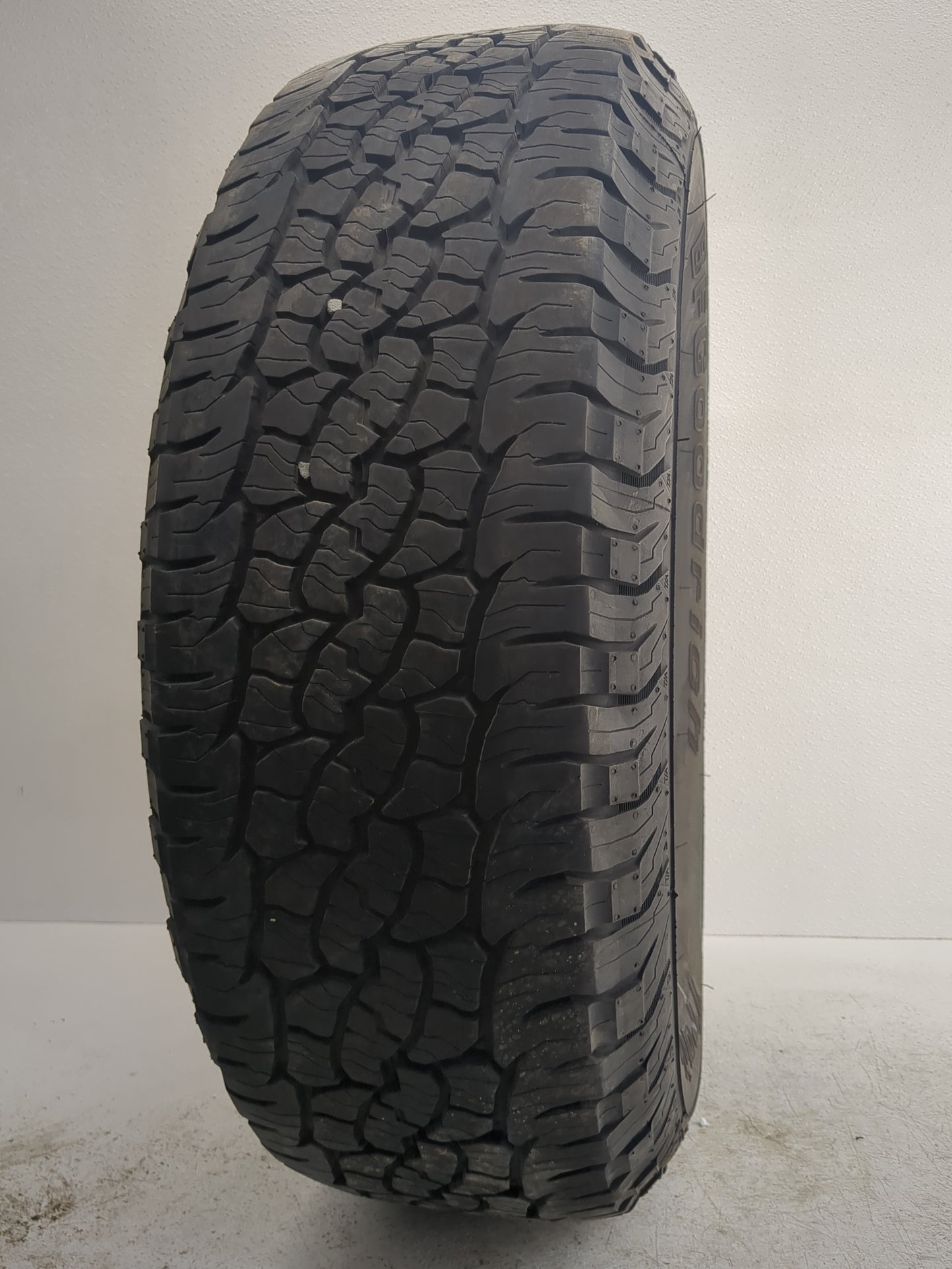 Used Tire 265/70R17 BFGOODRICH TRAIL-TERRAIN T/A 115S - Tread Depth 9.5/32 - Oemusedautoparts1.com
