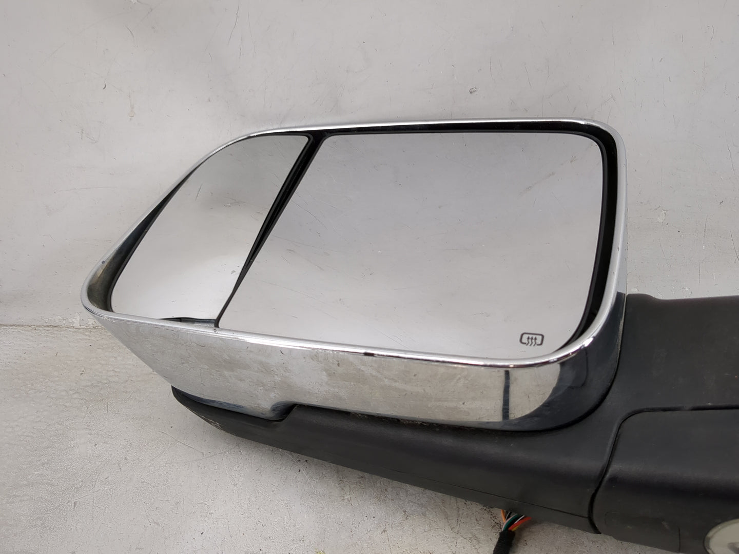 2013 Ram 1500 Passenger Side View Mirror - Right Door Mirror OEM Used - Oemusedautoparts1.com