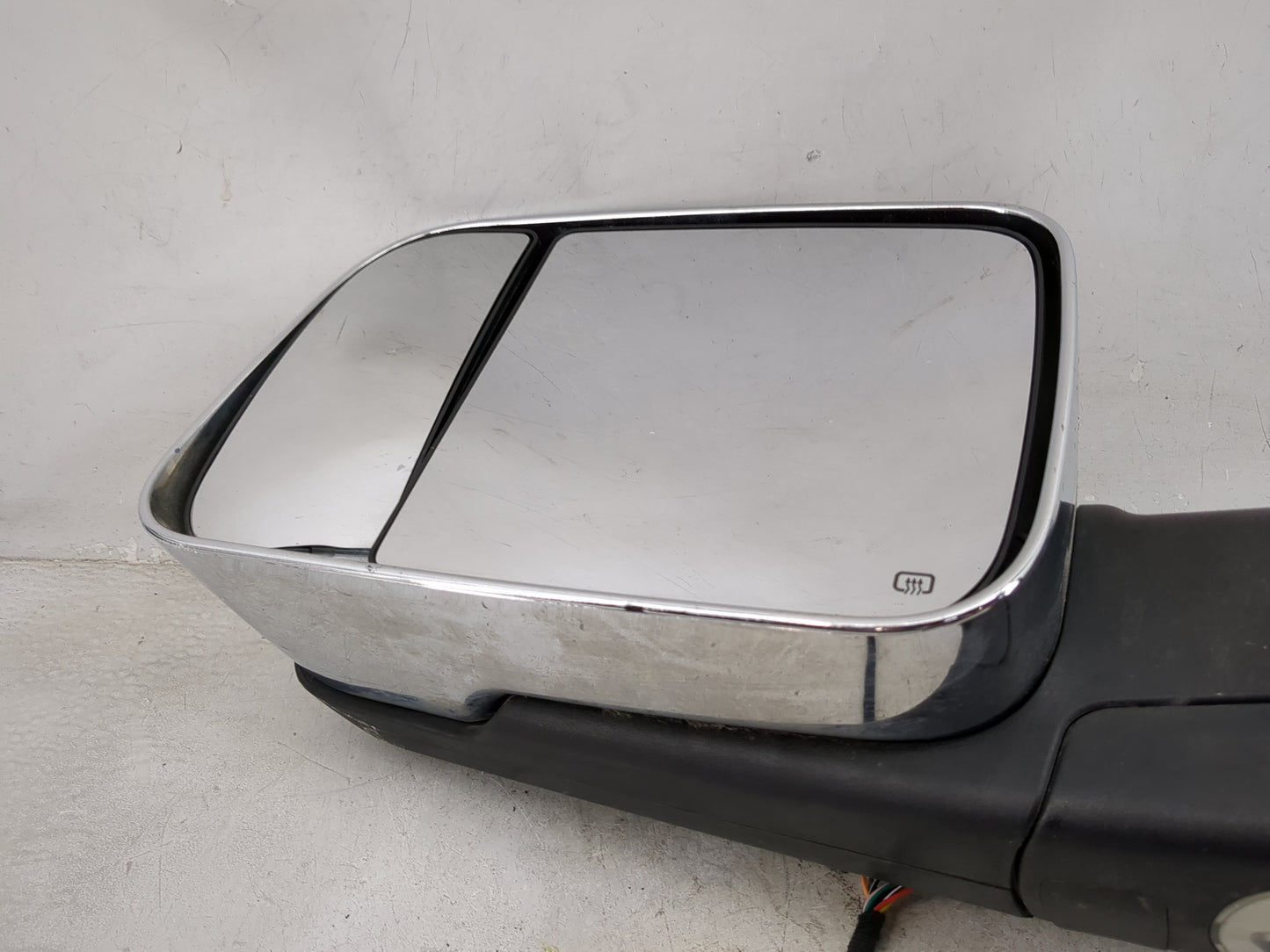 2013 Ram 1500 Passenger Side View Mirror - Right Door Mirror OEM Used - Oemusedautoparts1.com