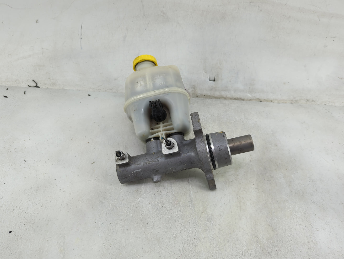 2011-2022 Ram 1500 Brake Master Cylinder 1489186 - Oemusedautoparts1.com