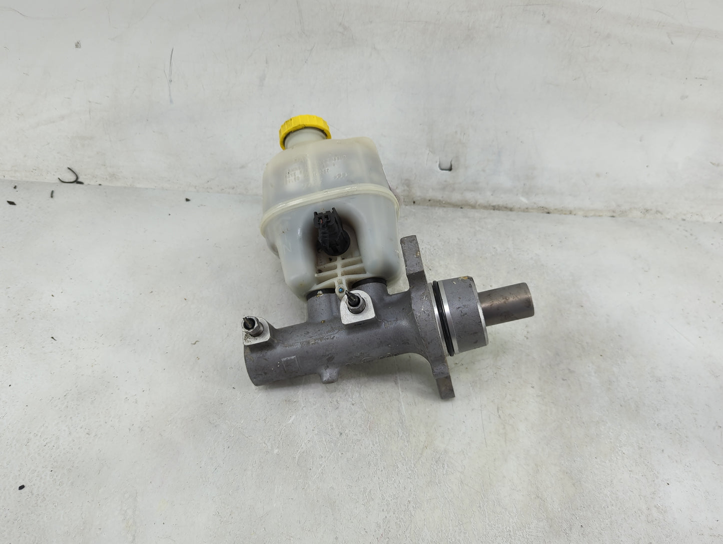 2011-2022 Ram 1500 Brake Master Cylinder 1489186 - Oemusedautoparts1.com