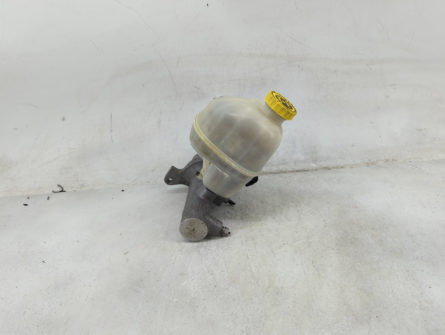 2011-2022 Ram 1500 Brake Master Cylinder 1489186 - Oemusedautoparts1.com