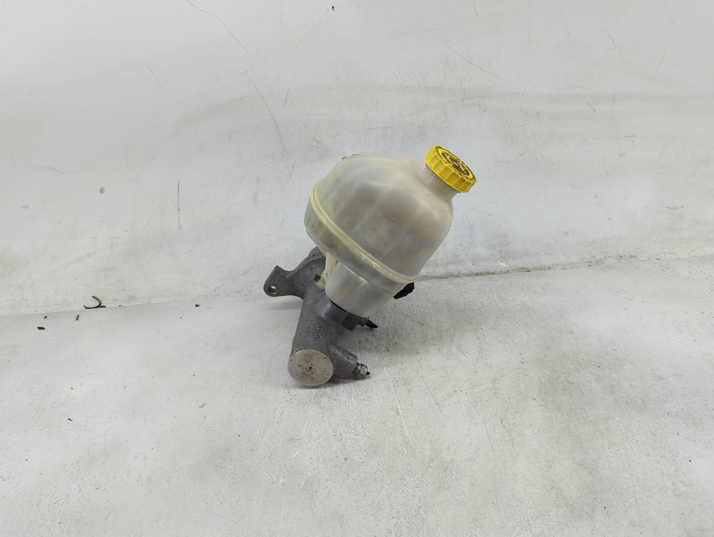 2011-2022 Ram 1500 Brake Master Cylinder 1489186 - Oemusedautoparts1.com
