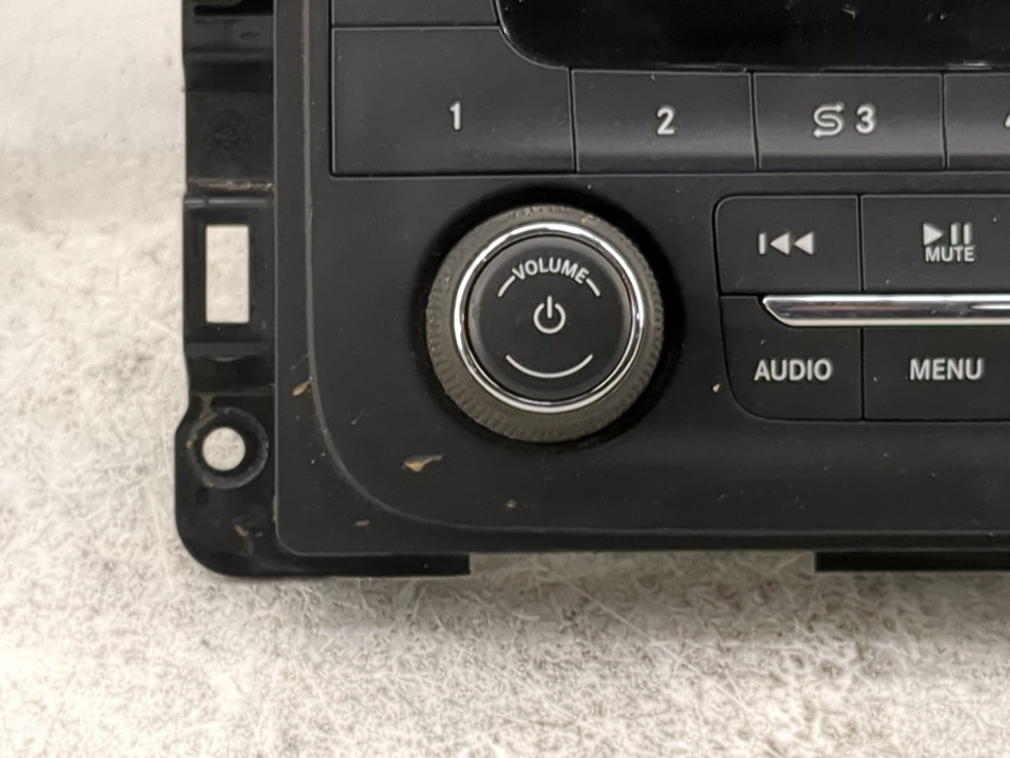 2013 Ram 1500 Radio AM FM Cd Player Receiver Replacement P/N:P68137114AE Fits OEM Used Auto Parts - Oemusedautoparts1.com