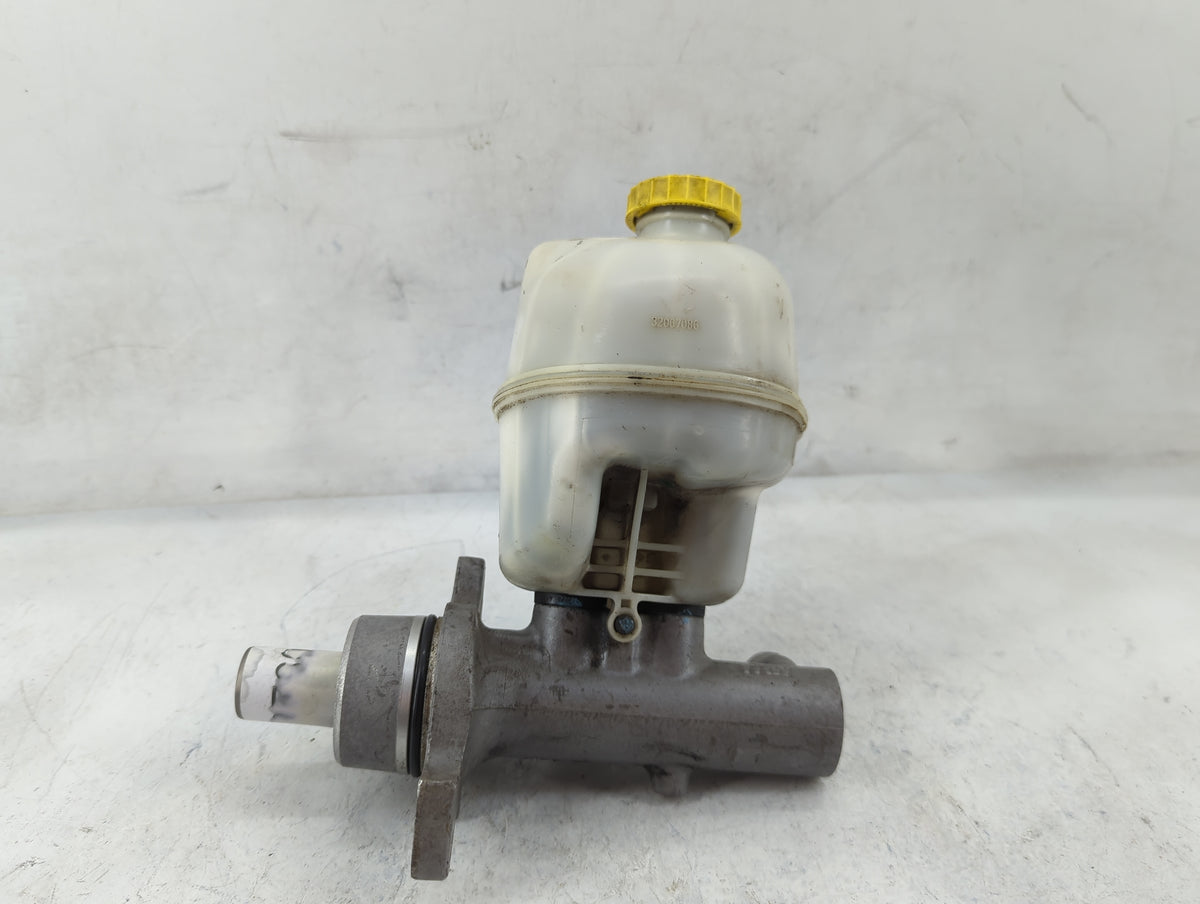 2011-2022 Ram 1500 Brake Master Cylinder 1498760 - Oemusedautoparts1.com
