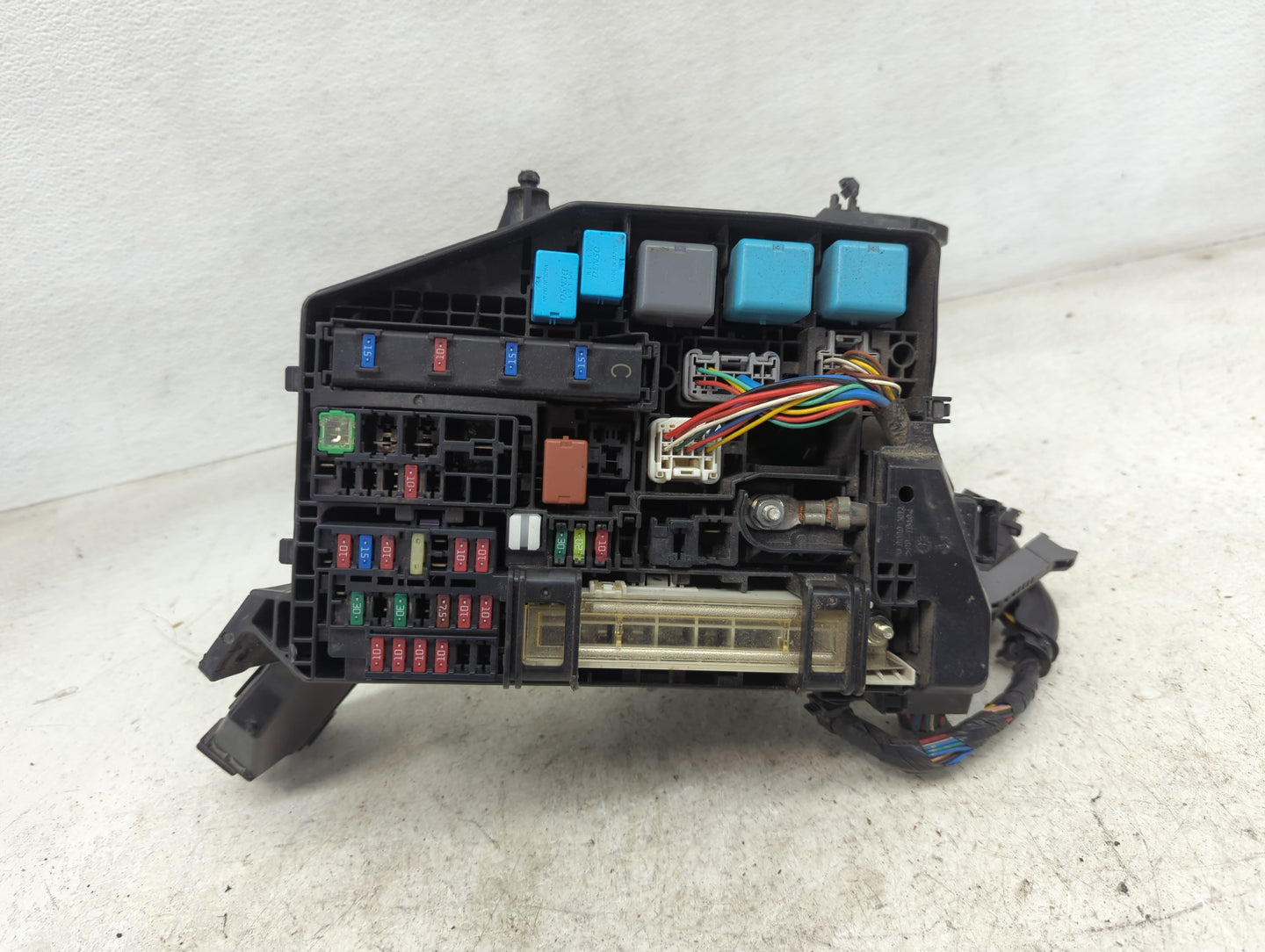 2011-2013 Scion Tc Fusebox Fuse Box Panel Relay Module P/N:9099-XB2 Fits Fits 2011 2012 2013 OEM Used Auto Parts - Oemusedau