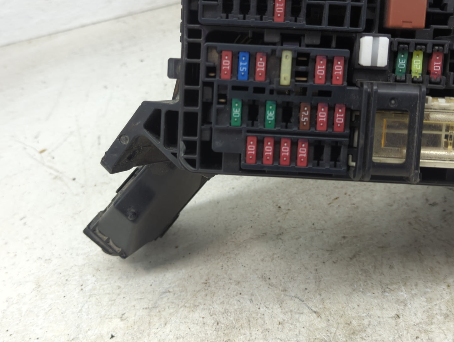 2011-2013 Scion Tc Fusebox Fuse Box Panel Relay Module P/N:9099-XB2 Fits Fits 2011 2012 2013 OEM Used Auto Parts - Oemusedau