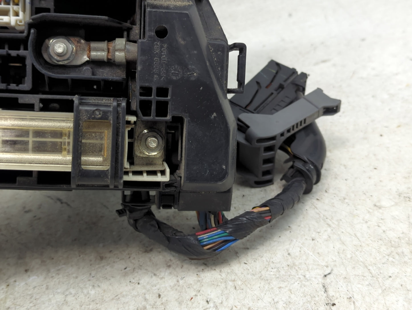 2011-2013 Scion Tc Fusebox Fuse Box Panel Relay Module P/N:9099-XB2 Fits Fits 2011 2012 2013 OEM Used Auto Parts - Oemusedau