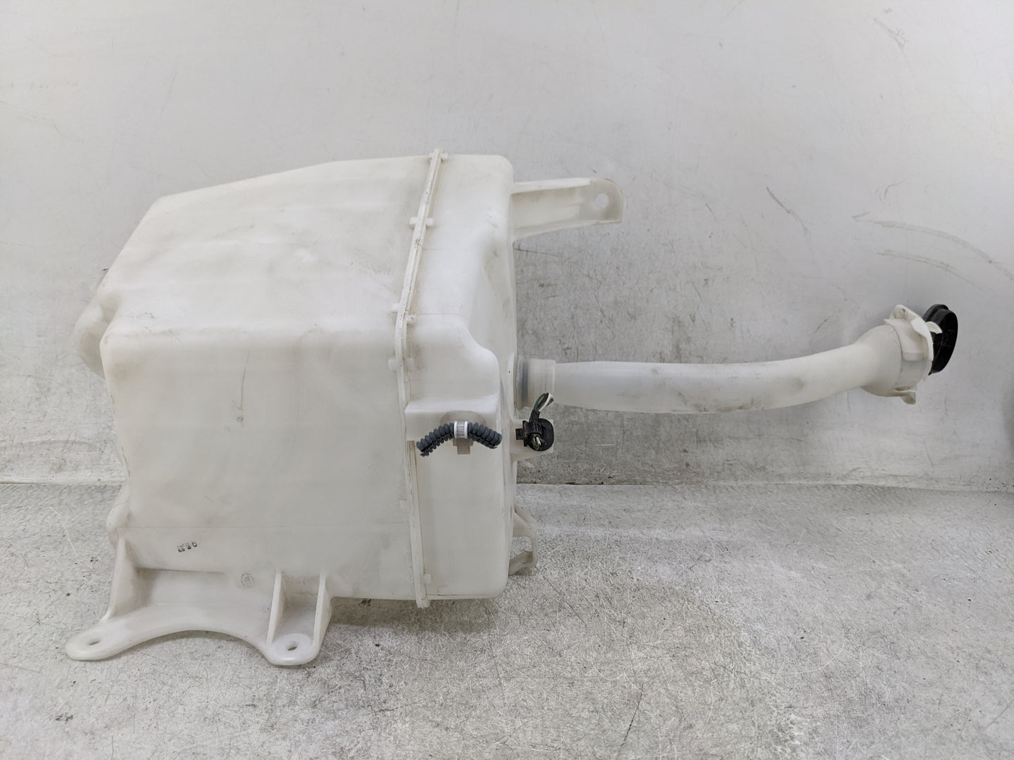 2008-2015 Scion Xb Windshield Washer Fluid Reservoir Bottle Oem 1477241 - Oemusedautoparts1.com