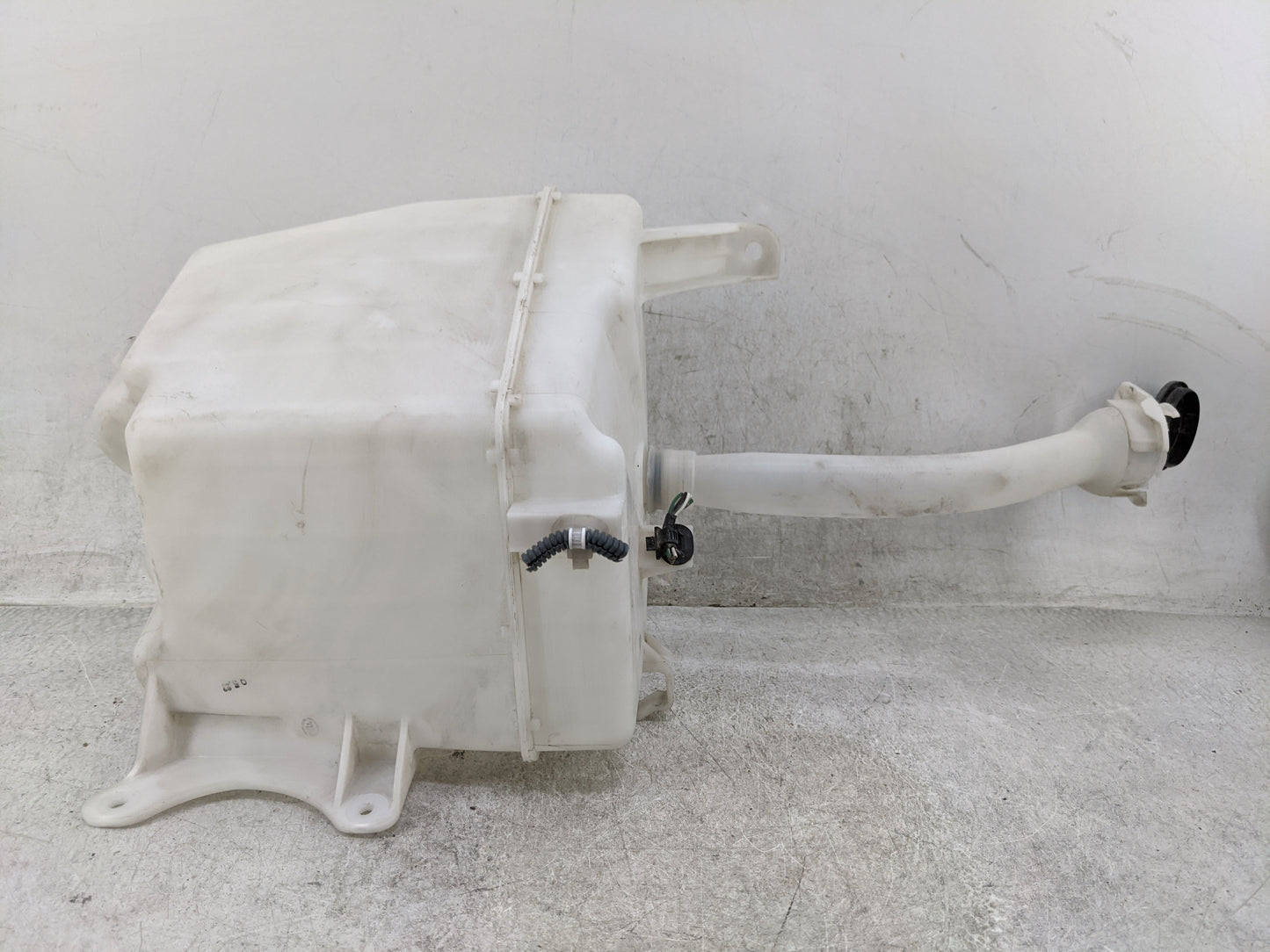 2008-2015 Scion Xb Windshield Washer Fluid Reservoir Bottle Oem 1477241 - Oemusedautoparts1.com