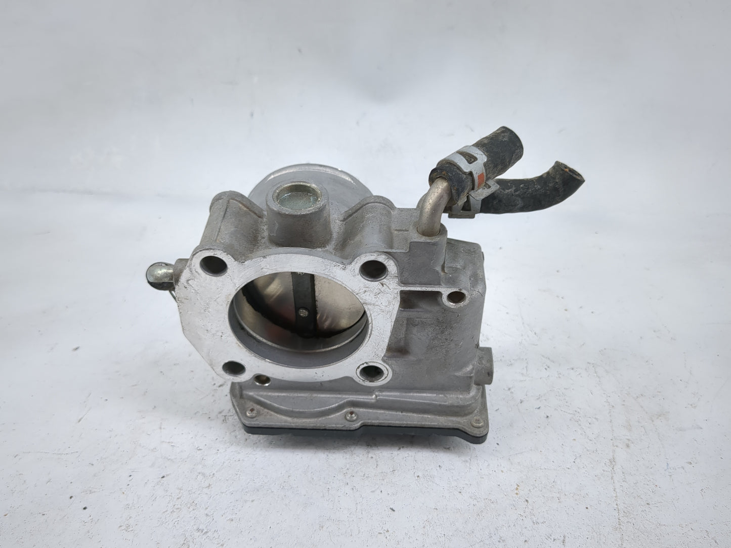 2008-2015 Scion Xb Throttle Body P/N:22030-28071 Fits Fits 2006 2007 2008 2009 2010 2011 2012 2013 2014 2015 OEM Used Auto P