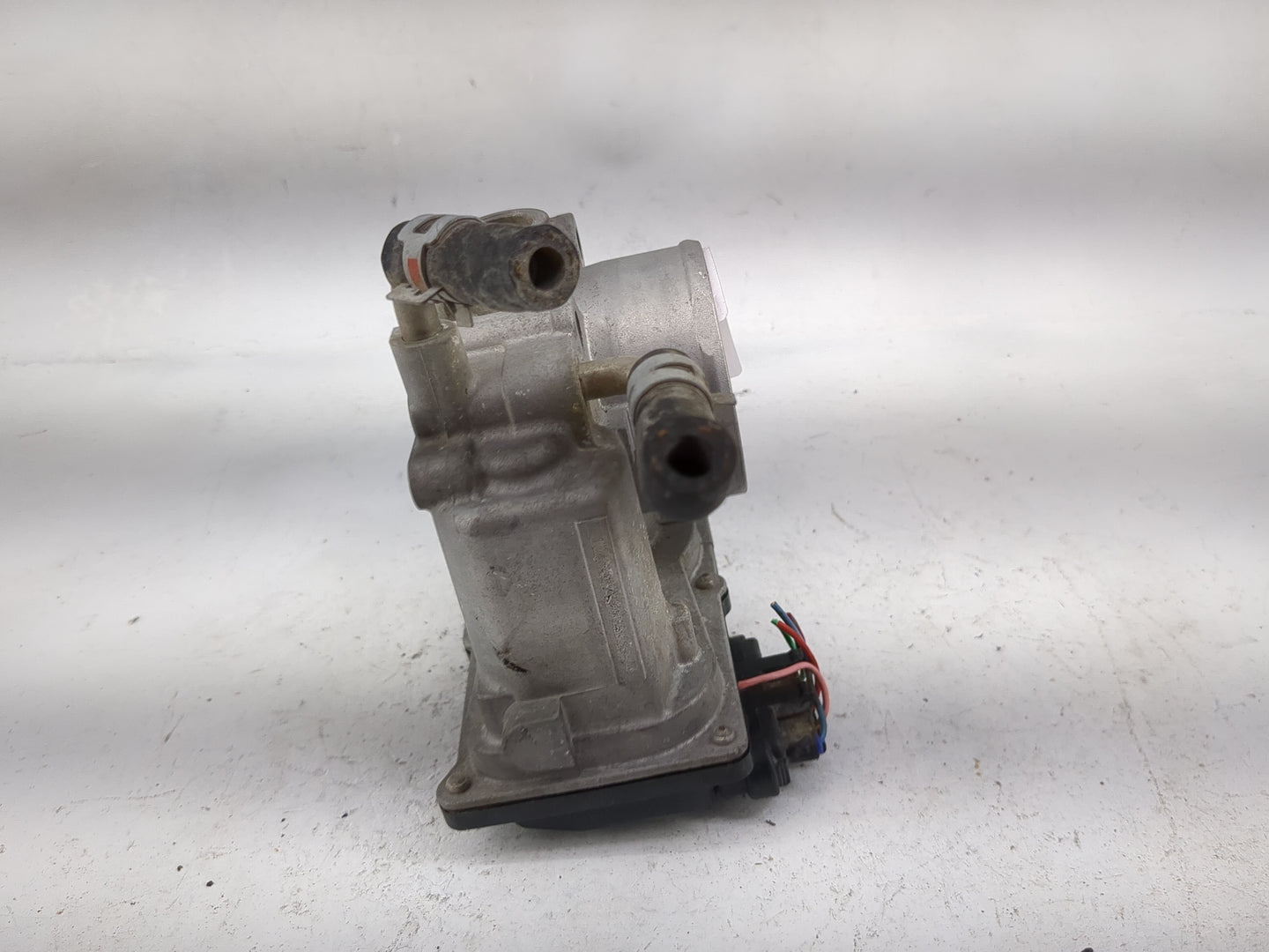 2008-2015 Scion Xb Throttle Body P/N:22030-28071 Fits Fits 2006 2007 2008 2009 2010 2011 2012 2013 2014 2015 OEM Used Auto P