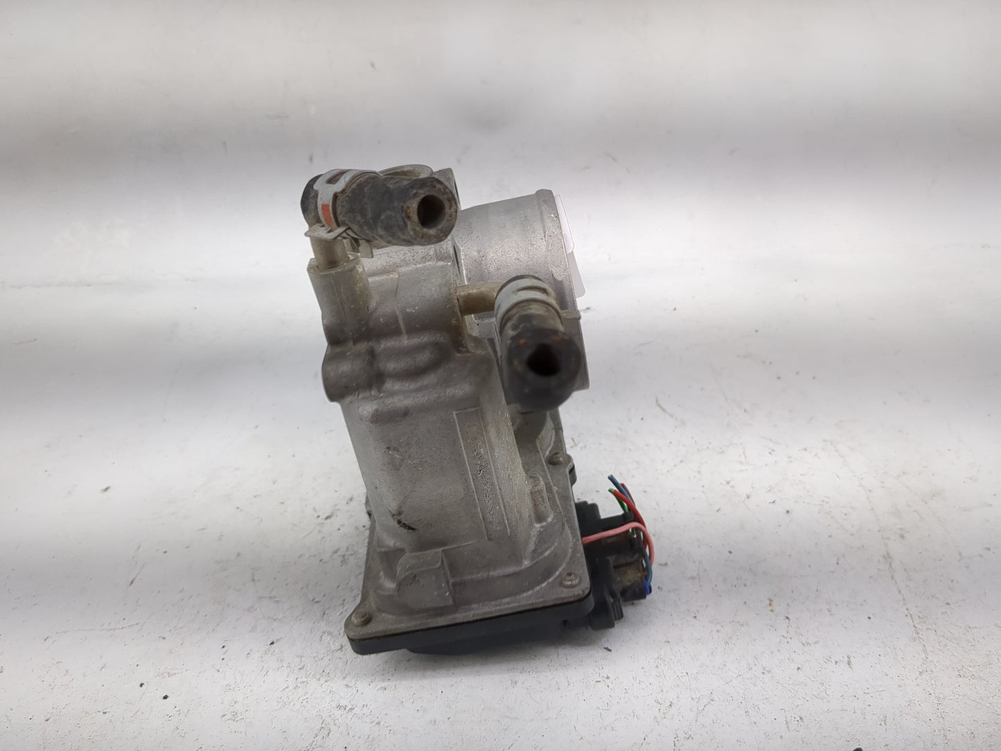 2008-2015 Scion Xb Throttle Body P/N:22030-28071 Fits Fits 2006 2007 2008 2009 2010 2011 2012 2013 2014 2015 OEM Used Auto P
