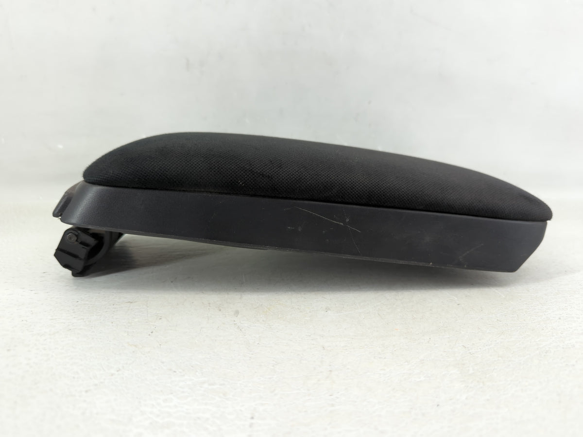 2013 Scion Xb Center Console Armrest Cover Lid Black 611769 - Oemusedautoparts1.com