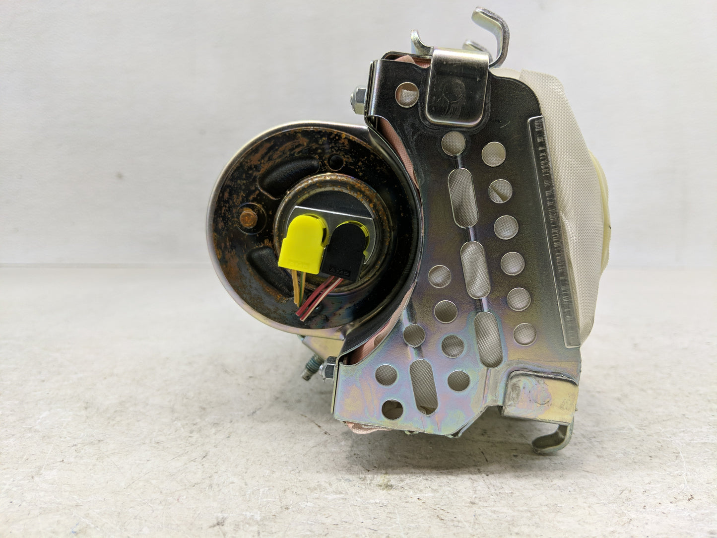 2013-2014 Scion Xd Air Bag Passenger Right Knee OEM P/N:253-55393 Fits Fits 2013 2014 OEM Used Auto Parts - Oemusedautoparts