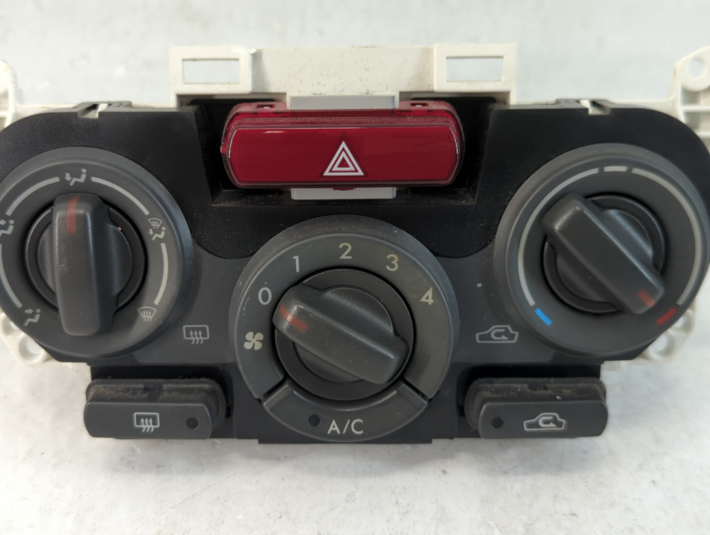 2013 Subaru Forester Climate Control Module Temperature AC/Heater Replacement P/N:72311SC011 Fits OEM Used Auto Parts - Oemu