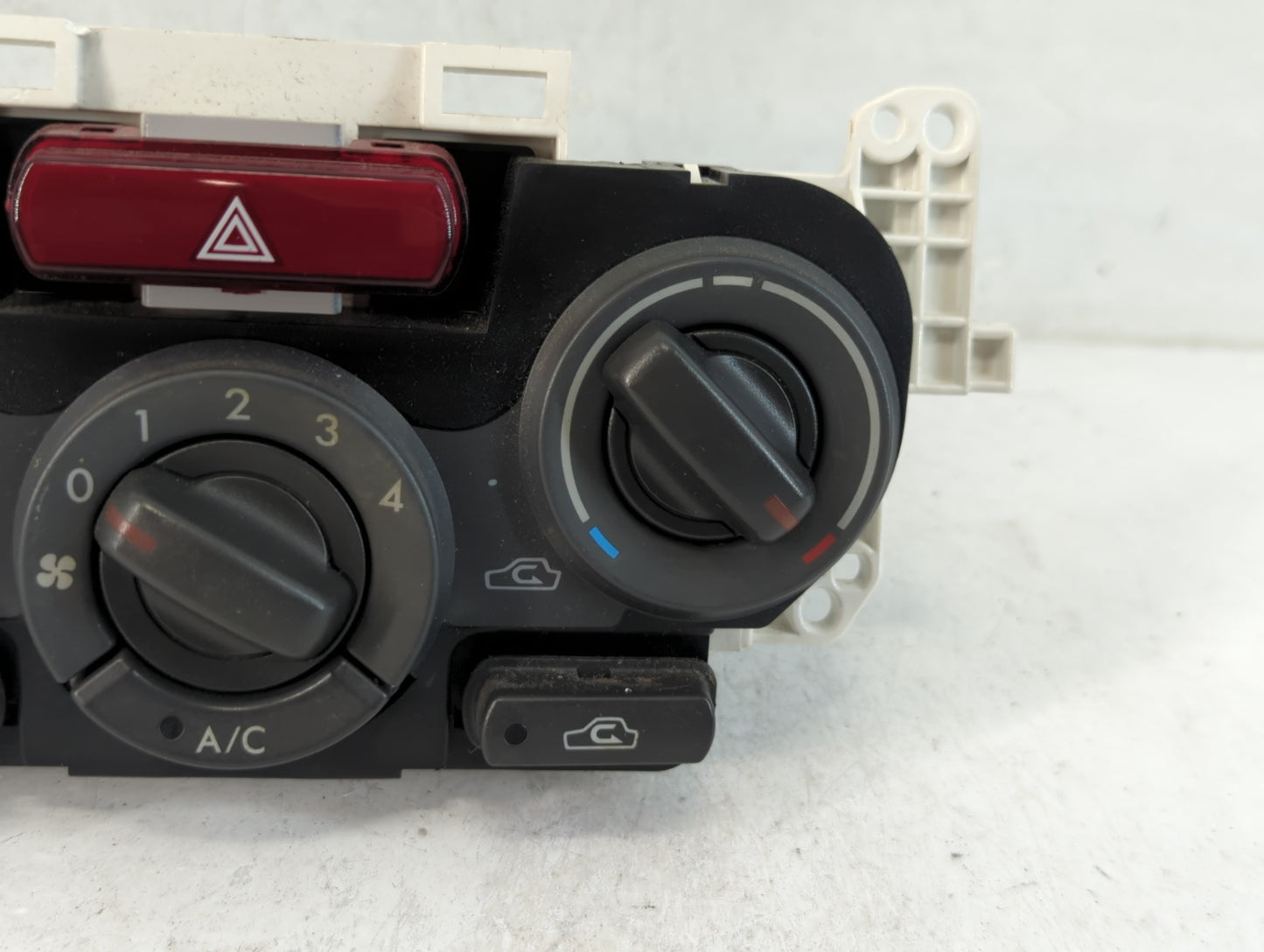 2013 Subaru Forester Climate Control Module Temperature AC/Heater Replacement P/N:72311SC011 Fits OEM Used Auto Parts - Oemu