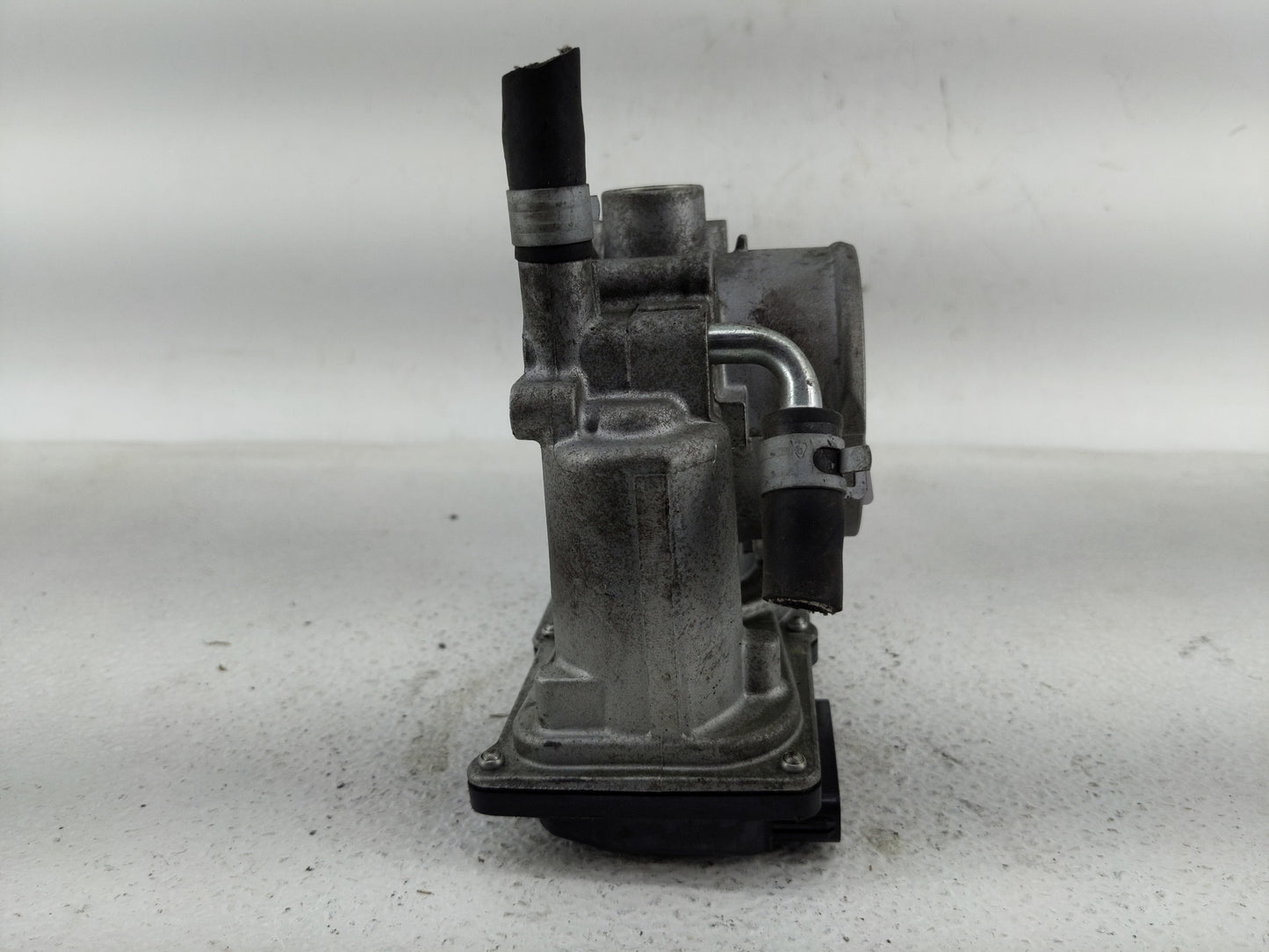 2011-2018 Subaru Forester Throttle Body P/N:16112AA300 Fits Fits 2011 2012 2013 2014 2015 2016 2017 2018 OEM Used Auto Parts