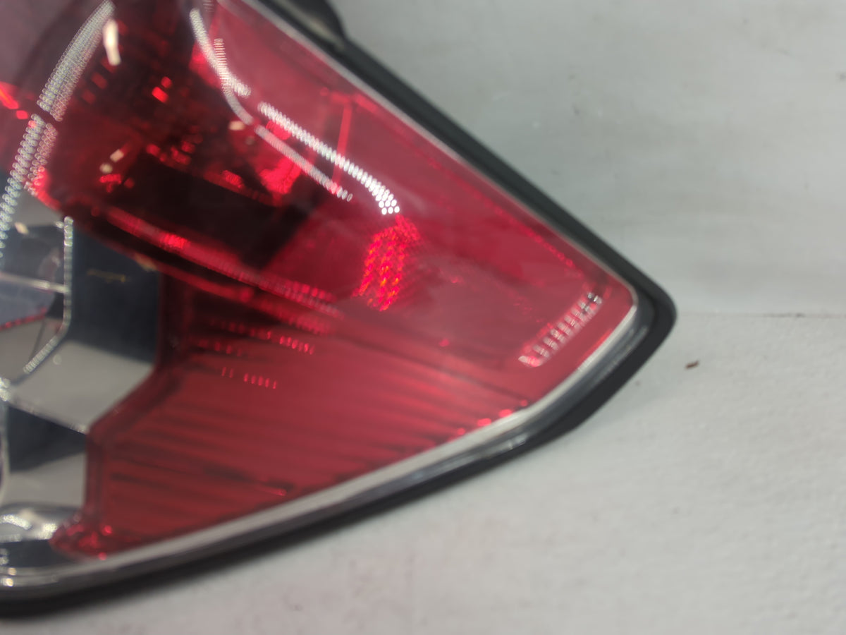 2009-2013 Subaru Forester Tail Light Assembly Passenger Right OEM P/N:220-20046 220-20048 Fits Fits 2009 2010 2011 2012 2013