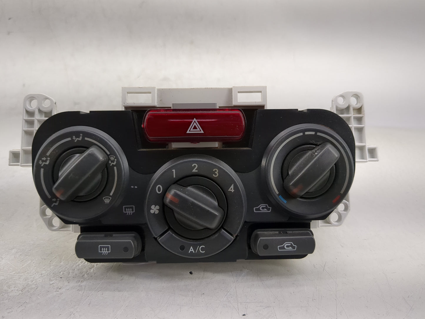 2013 Subaru Forester Climate Control Module Temperature AC/Heater Replacement P/N:72311SC010 72311SC011 Fits OEM Used Auto P