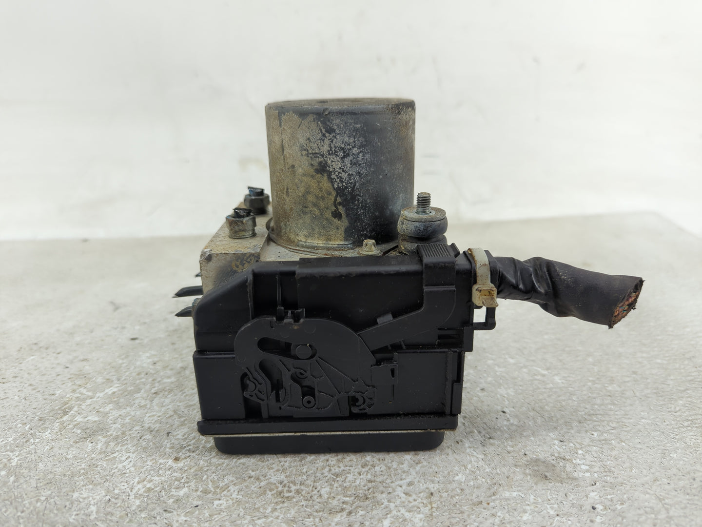 2013 Subaru Forester ABS Pump Control Module Replacement P/N:0 265 251 507 Fits OEM Used Auto Parts - Oemusedautoparts1.com