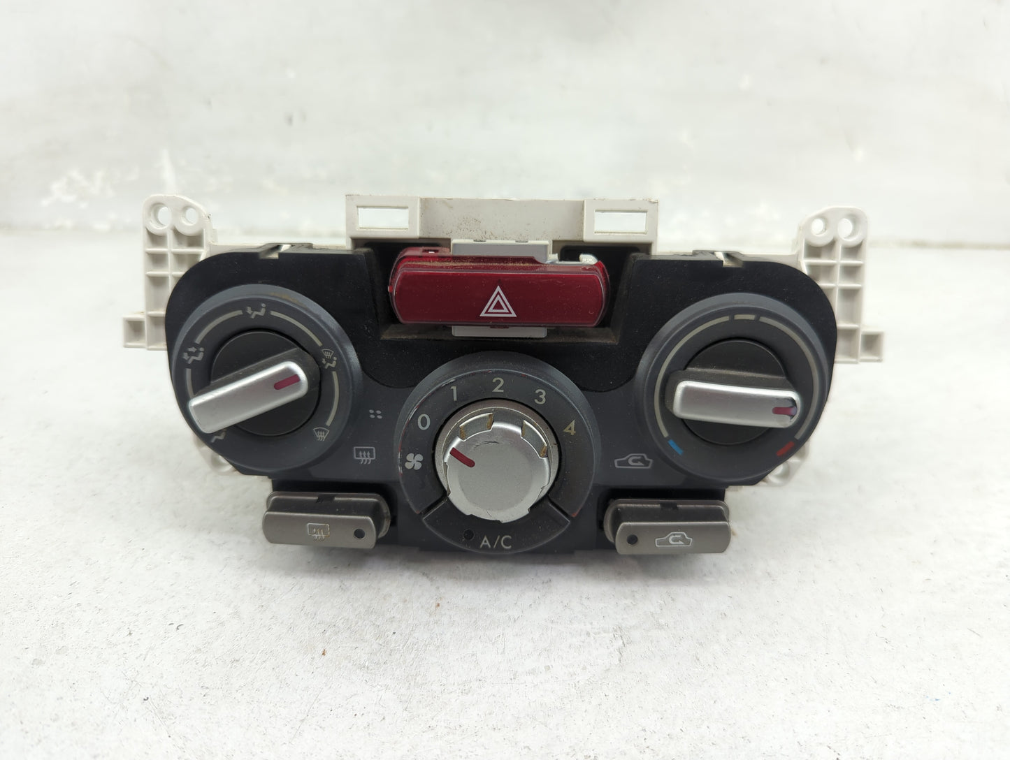 2013 Subaru Forester Climate Control Module Temperature AC/Heater Replacement P/N:72311SC050 Fits OEM Used Auto Parts - Oemu