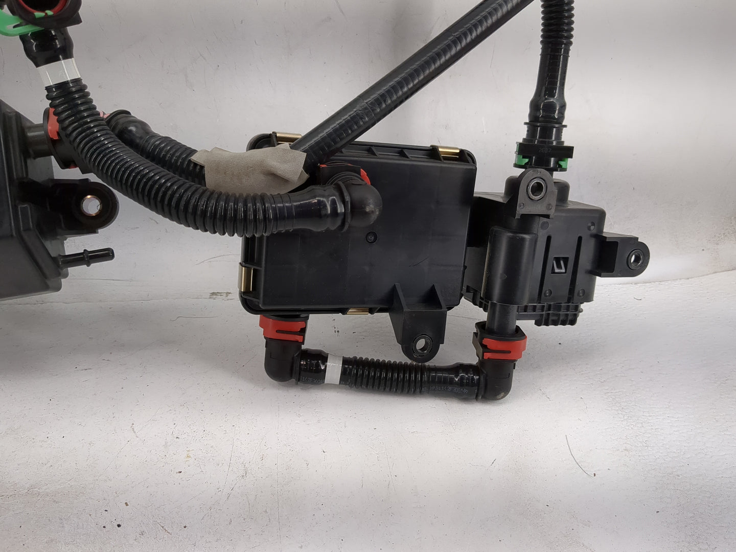 2013 Subaru Forester Fuel Vapor Charcoal Canister - Oemusedautoparts1.com