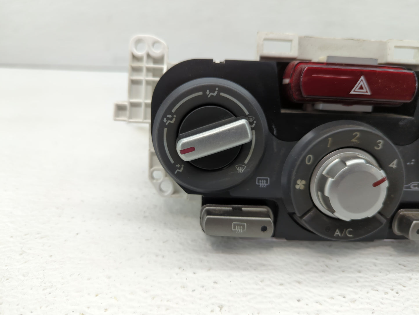 2013 Subaru Forester Climate Control Module Temperature AC/Heater Replacement P/N:72311SC011 72311SC050, 72311SC010 Fits OEM
