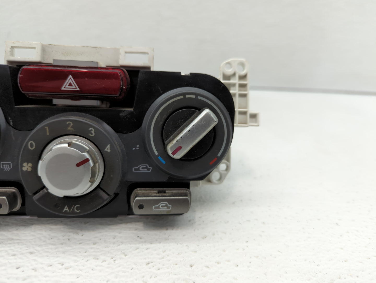 2013 Subaru Forester Climate Control Module Temperature AC/Heater Replacement P/N:72311SC011 72311SC050, 72311SC010 Fits OEM