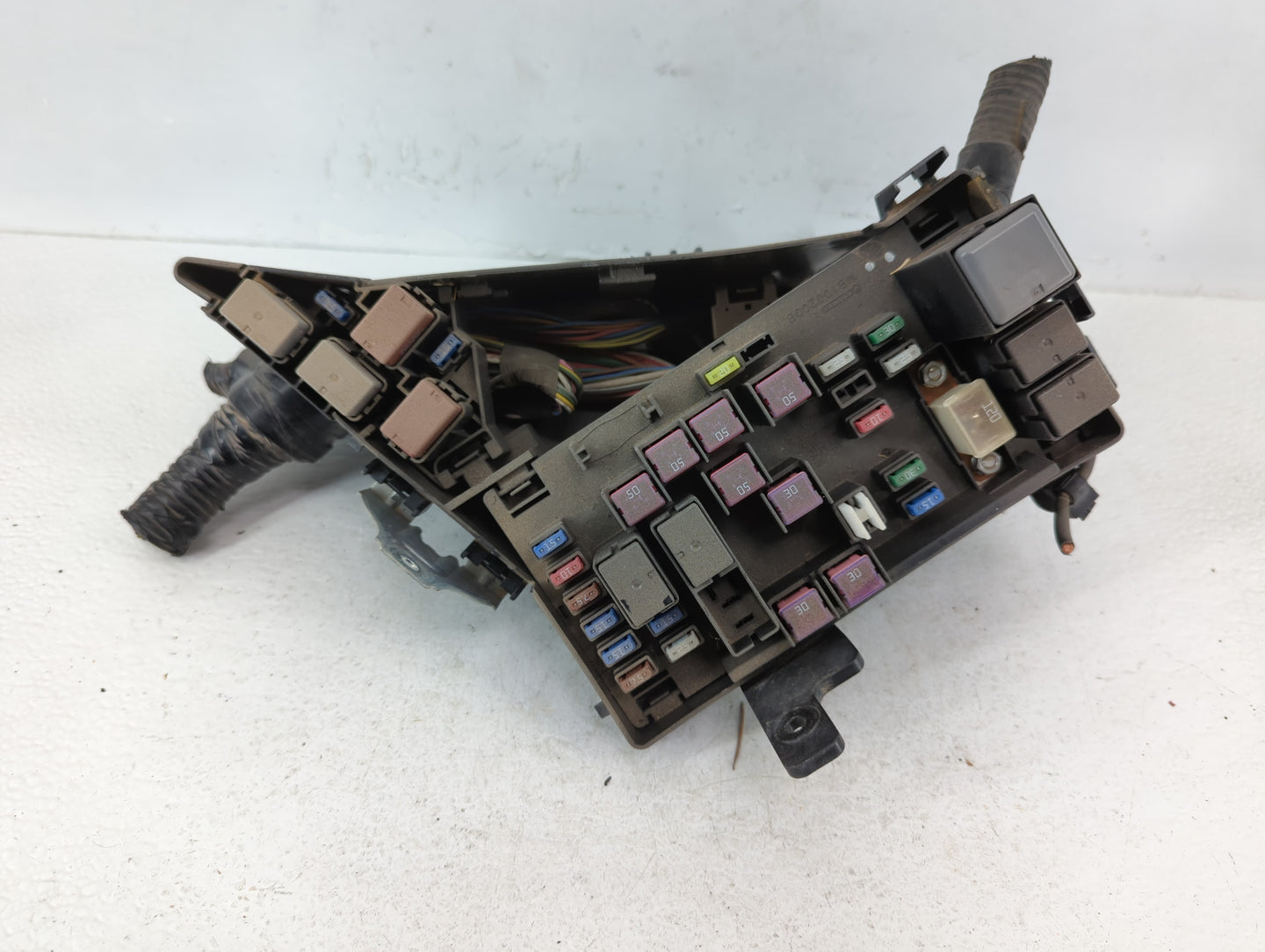 2010-2013 Subaru Forester Fusebox Fuse Box Panel Relay Module P/N:MB100200B Fits Fits 2010 2011 2012 2013 OEM Used Auto Part