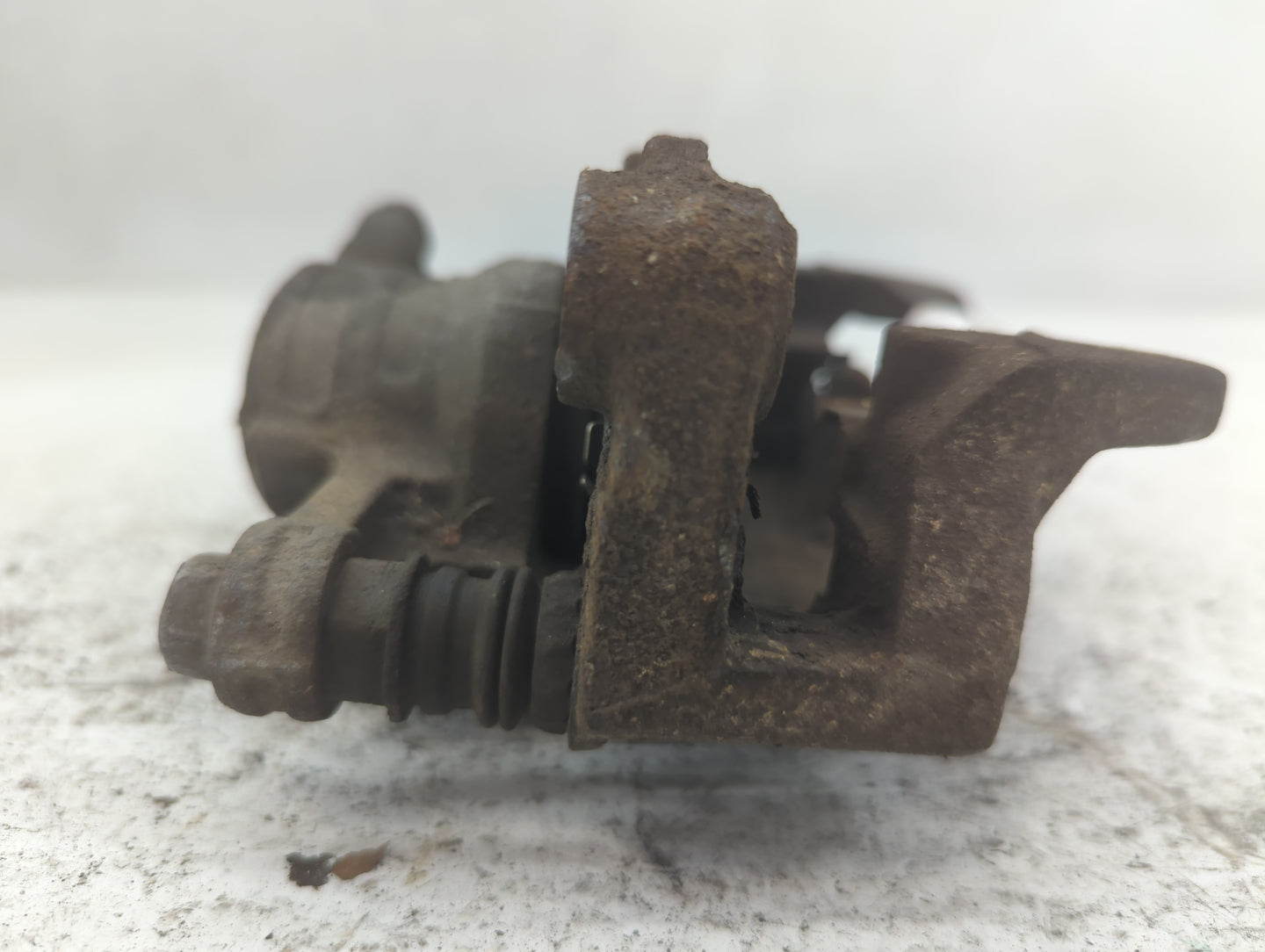 2010-2018 Subaru Forester Front Passenger Right Brake Caliper - Oemusedautoparts1.com