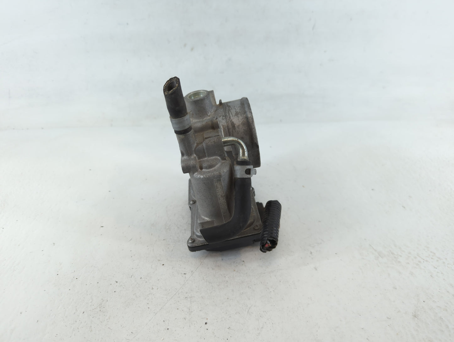 2011-2018 Subaru Forester Throttle Body P/N:16112AA380 Fits Fits 2011 2012 2013 2014 2015 2016 2017 2018 OEM Used Auto Parts