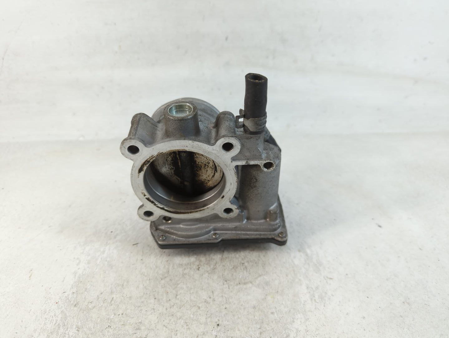 2011-2018 Subaru Forester Throttle Body P/N:16112AA380 Fits Fits 2011 2012 2013 2014 2015 2016 2017 2018 OEM Used Auto Parts
