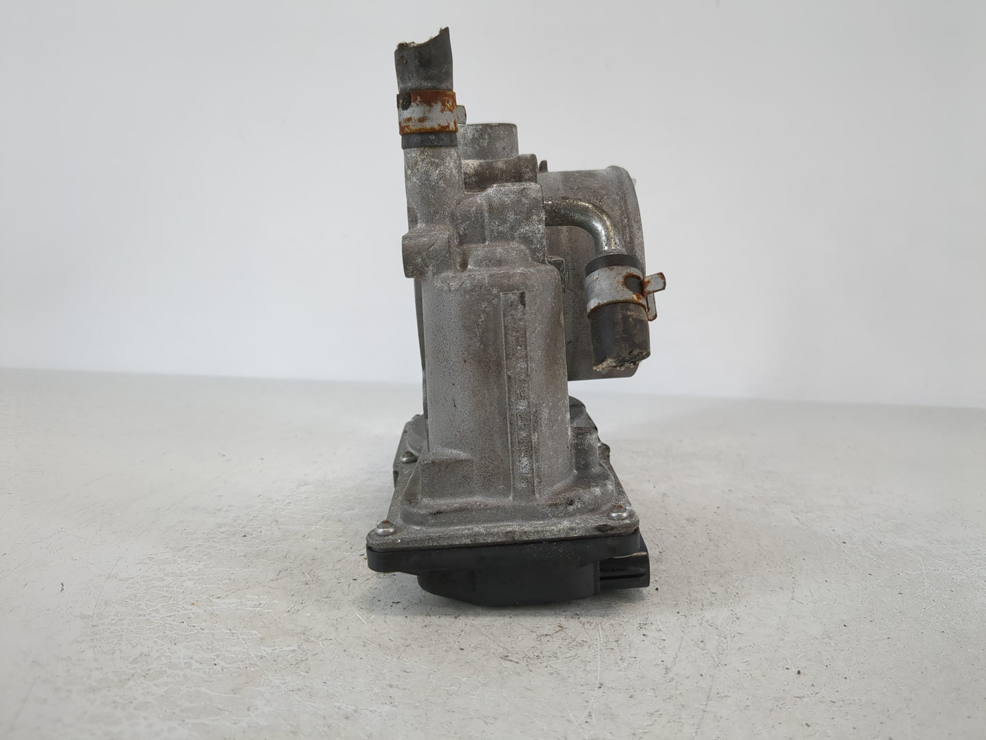 2012-2016 Subaru Impreza Throttle Body P/N:16112AA380 Fits Fits 2011 2012 2013 2014 2015 2016 2017 2018 OEM Used Auto Parts 