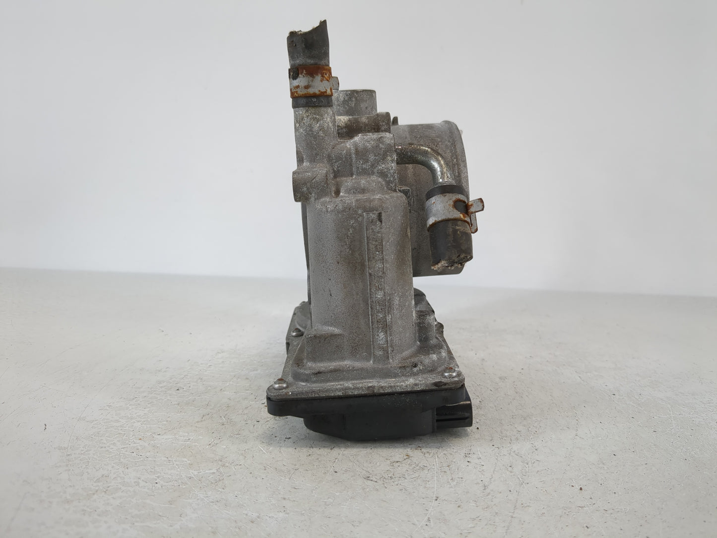 2012-2016 Subaru Impreza Throttle Body P/N:16112AA380 Fits Fits 2011 2012 2013 2014 2015 2016 2017 2018 OEM Used Auto Parts 
