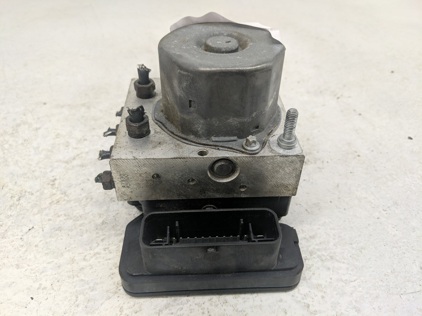 2013-2014 Subaru Impreza ABS Pump Control Module Replacement P/N:27536F J190 Fits Fits 2013 2014 OEM Used Auto Parts - Oemus