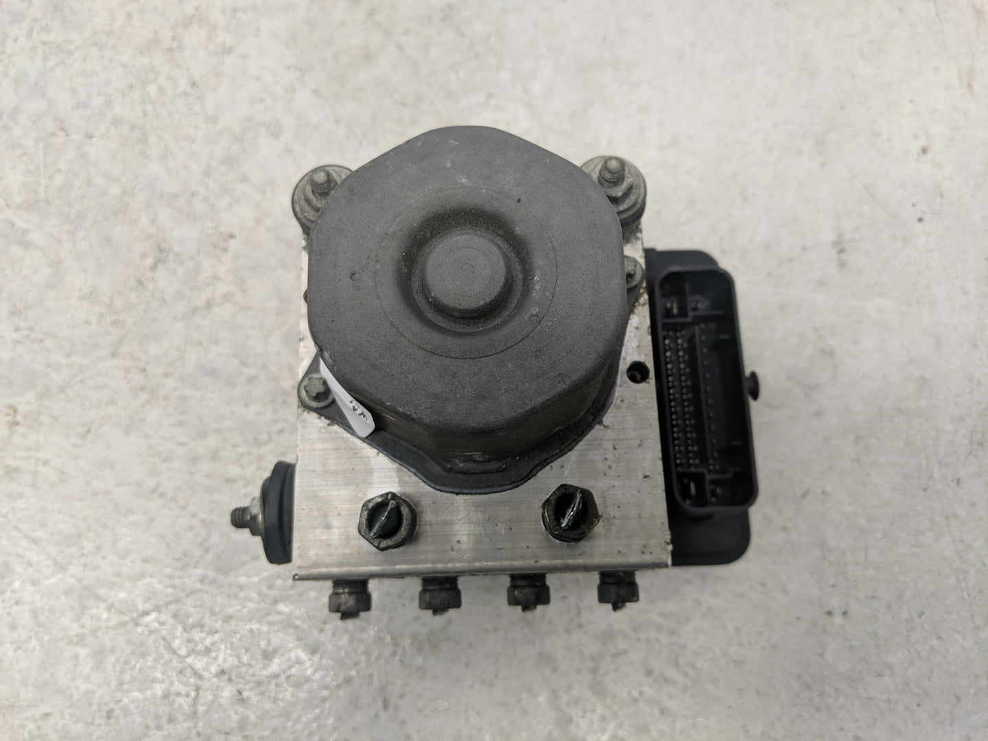 2013-2014 Subaru Impreza ABS Pump Control Module Replacement P/N:2265106452 0265956058 Fits Fits 2013 2014 OEM Used Auto Par