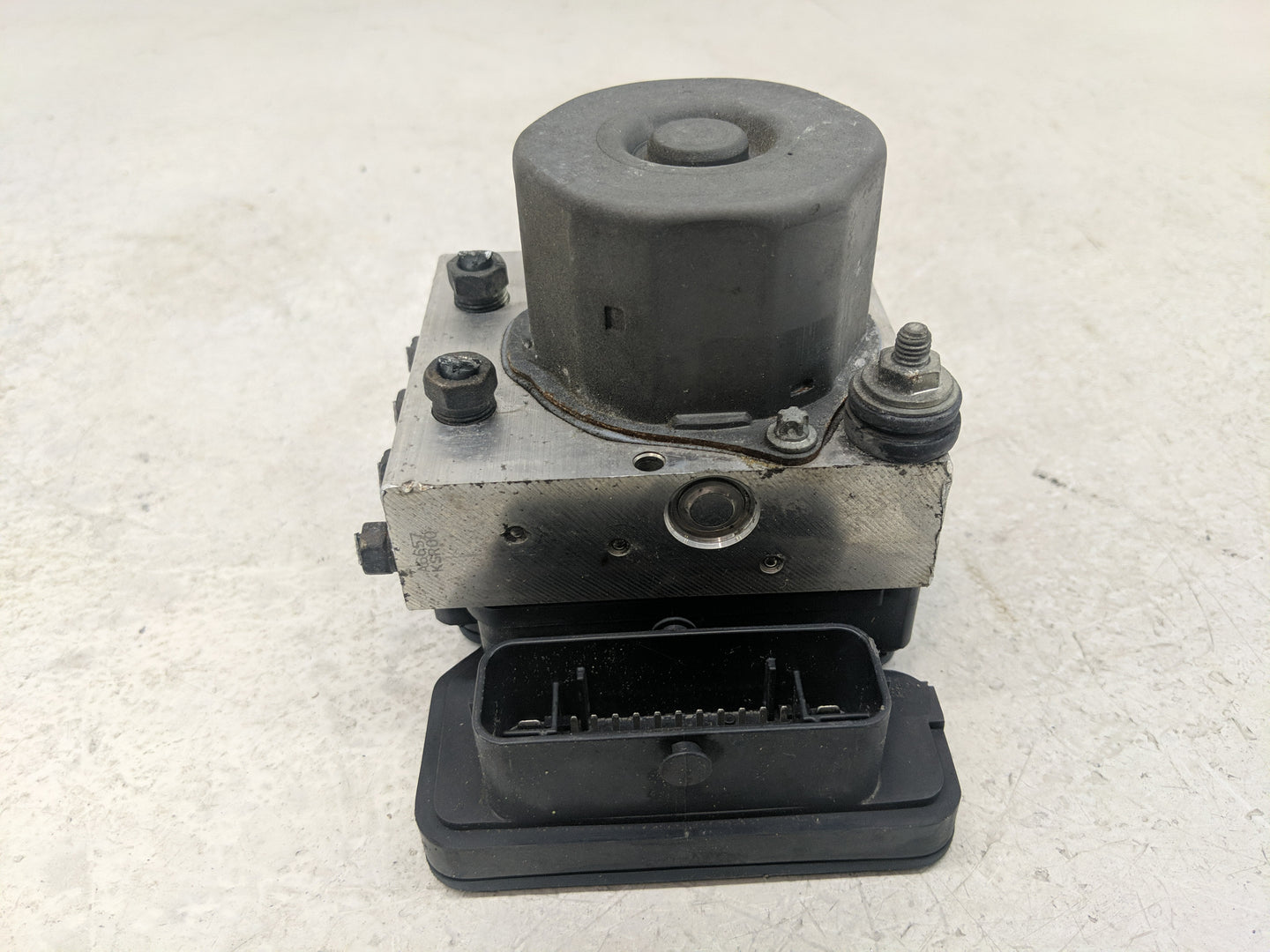 2013-2014 Subaru Impreza ABS Pump Control Module Replacement P/N:2265106452 0265956058 Fits Fits 2013 2014 OEM Used Auto Par