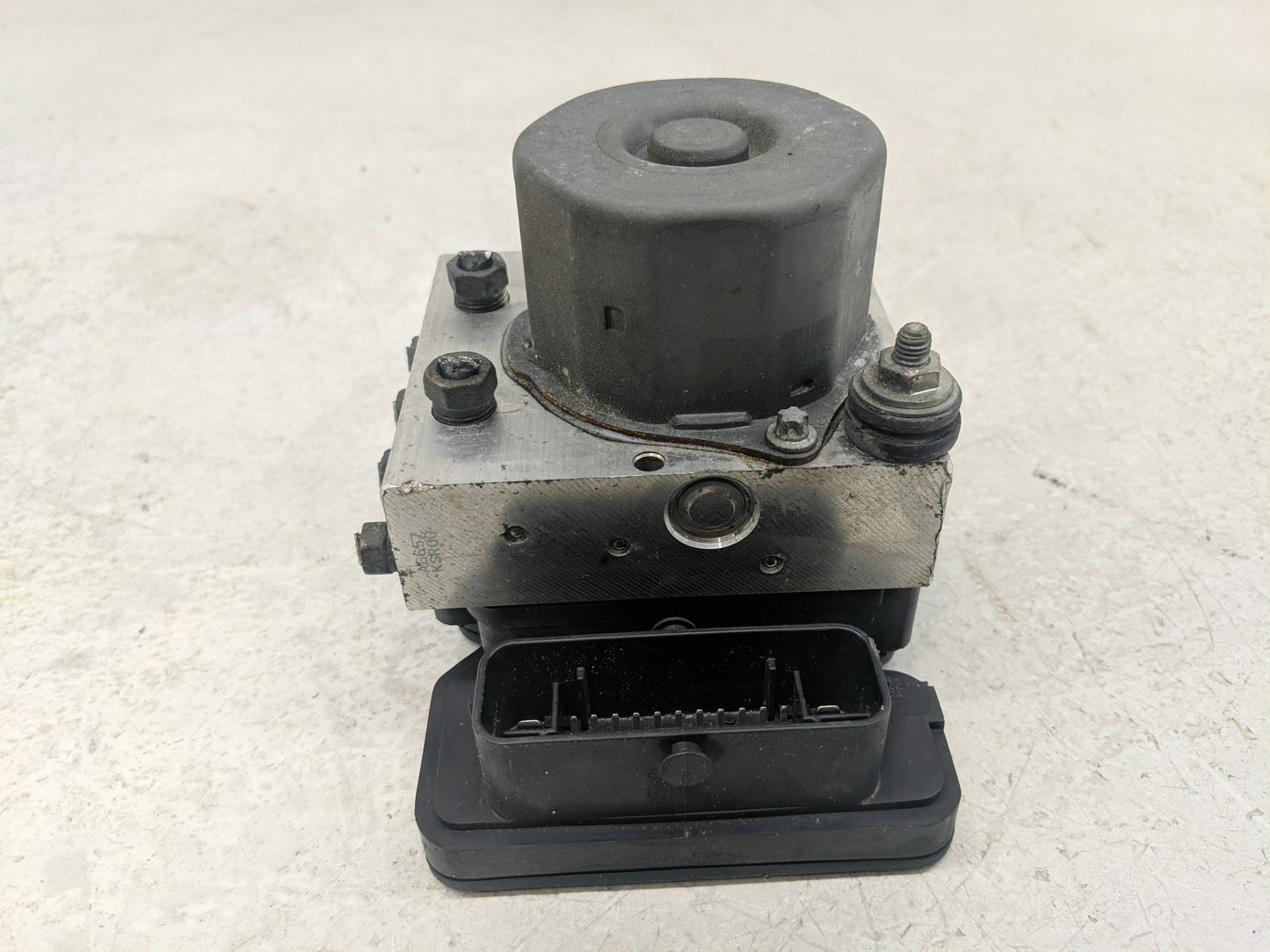 2013-2014 Subaru Impreza ABS Pump Control Module Replacement P/N:2265106452 0265956058 Fits Fits 2013 2014 OEM Used Auto Par