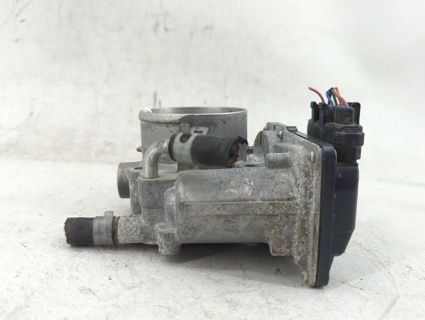 2012-2016 Subaru Impreza Throttle Body P/N:16112AA380 Fits Fits 2011 2012 2013 2014 2015 2016 2017 2018 OEM Used Auto Parts 