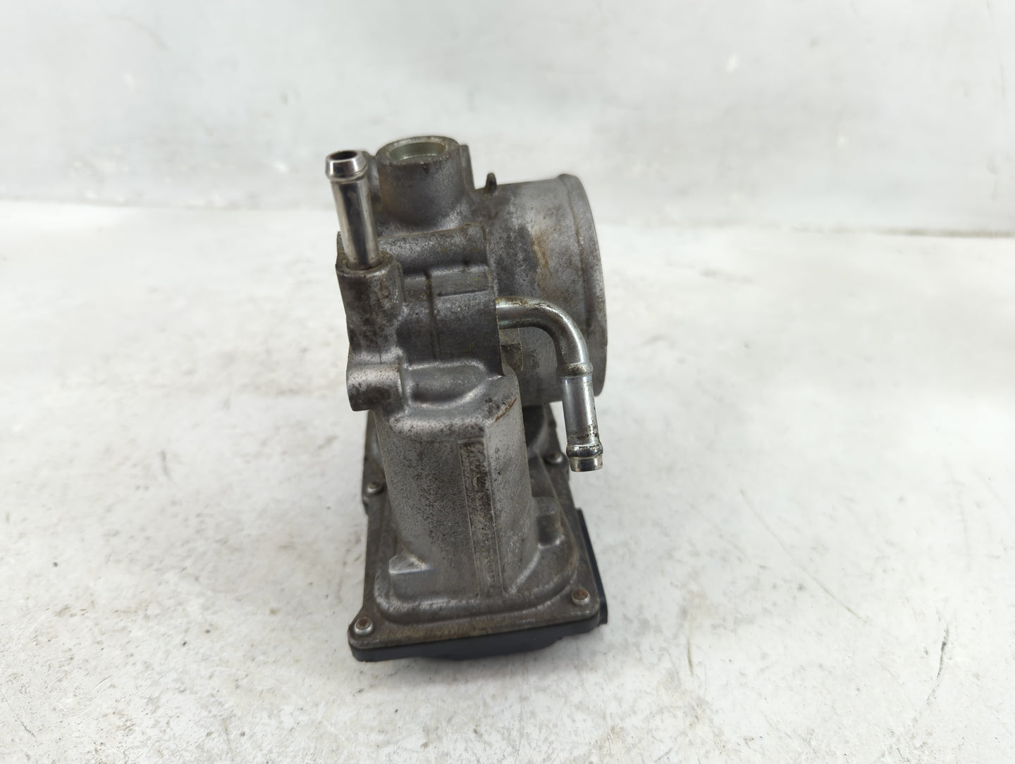 2012-2016 Subaru Impreza Throttle Body P/N:16112AA380 Fits Fits 2011 2012 2013 2014 2015 2016 2017 2018 OEM Used Auto Parts 