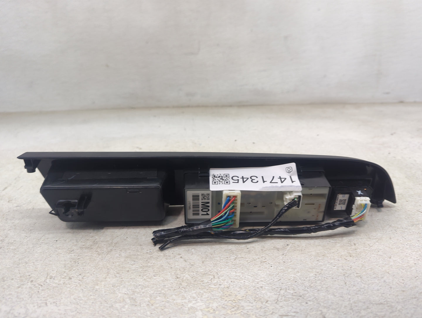 2013 Subaru Impreza Master Power Window Switch Replacement Driver Side Left P/N:83061FJ010 Fits OEM Used Auto Parts - Oemuse