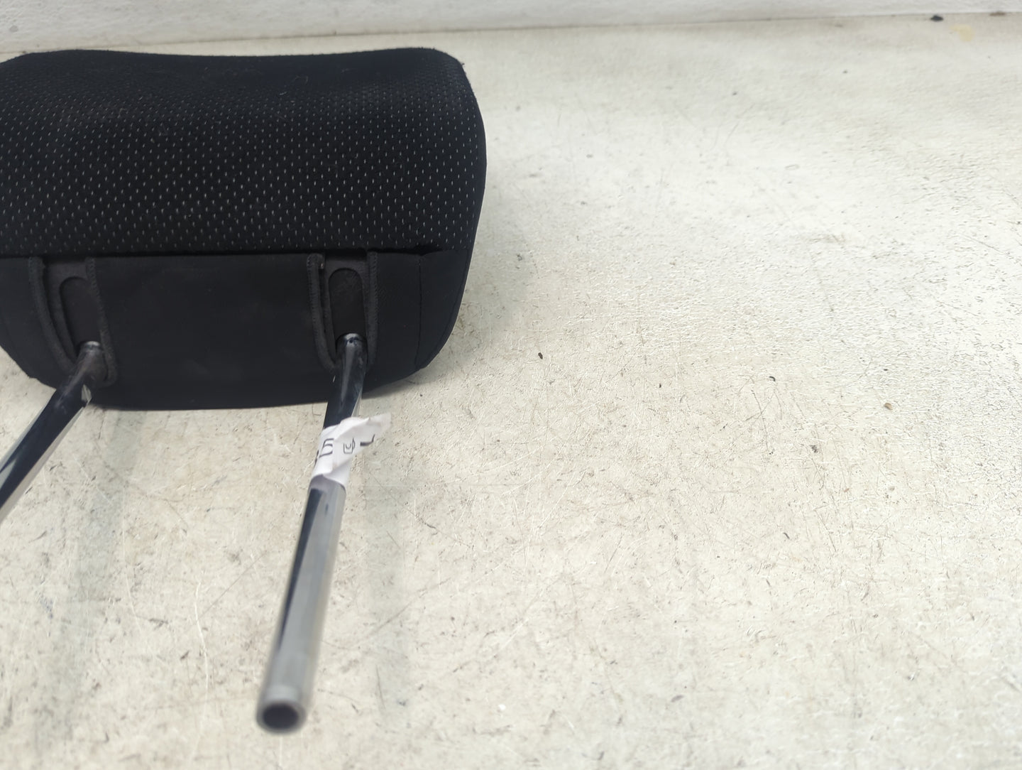 2013 Subaru Impreza Headrest Head Rest Front Driver Seat Black 1472985 - Oemusedautoparts1.com