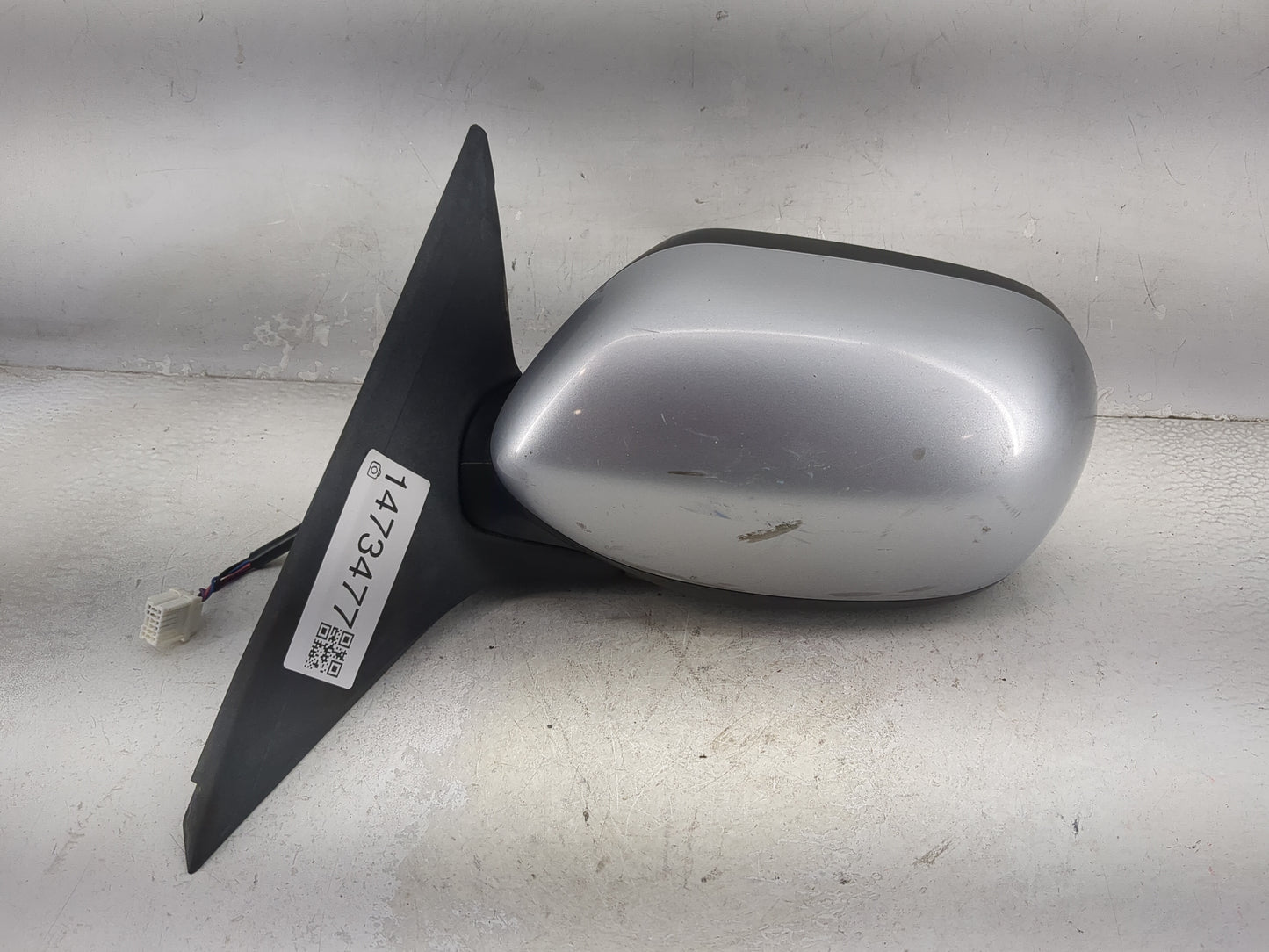 2008-2014 Subaru Impreza Driver Side View Mirror - Left Door Mirror OEM Used - Oemusedautoparts1.com
