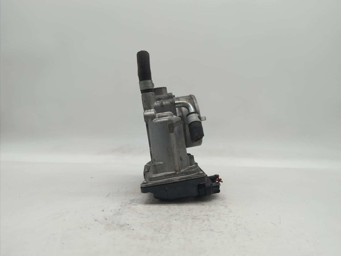 2012-2016 Subaru Impreza Throttle Body P/N:16112AA380 Fits Fits 2011 2012 2013 2014 2015 2016 2017 OEM Used Auto Parts - Oem