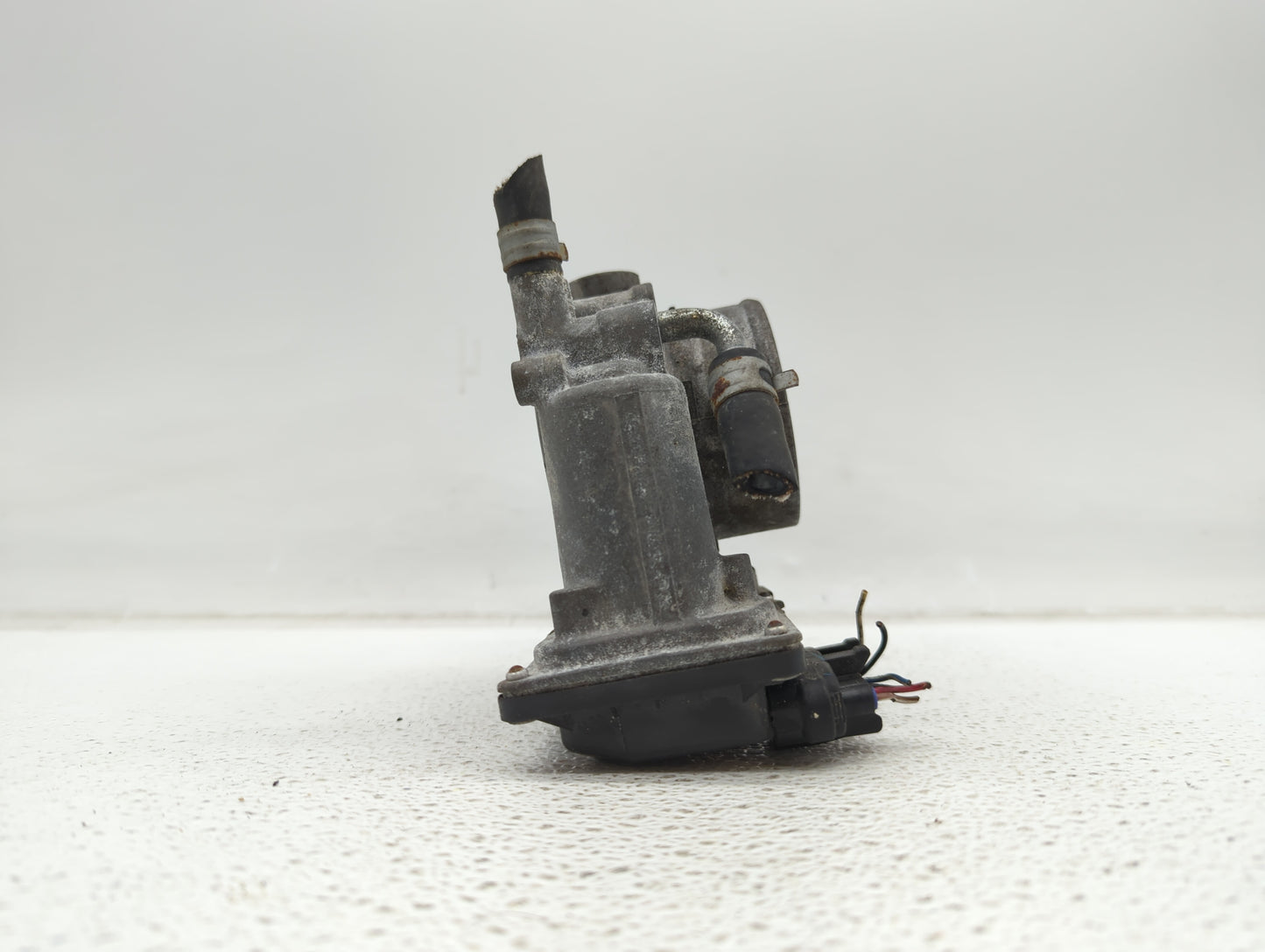 2012-2016 Subaru Impreza Throttle Body P/N:16112AA380 Fits Fits 2011 2012 2013 2014 2015 2016 2017 OEM Used Auto Parts - Oem
