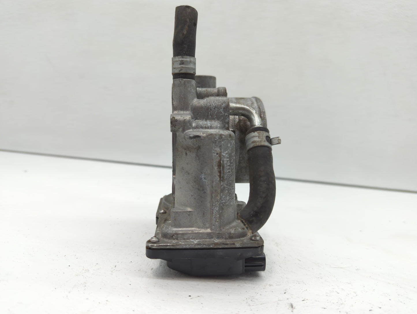 2012-2016 Subaru Impreza Throttle Body P/N:16112AA380 Fits Fits 2011 2012 2013 2014 2015 2016 2017 2018 OEM Used Auto Parts 