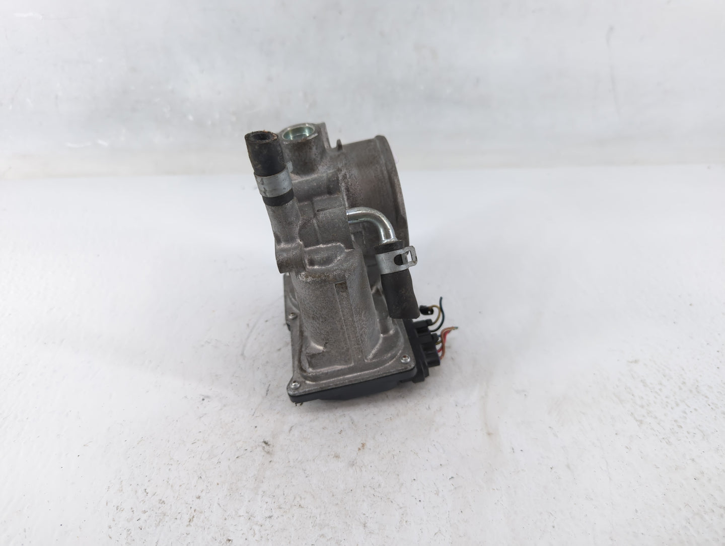 2012-2016 Subaru Impreza Throttle Body P/N:16112AA380 Fits Fits 2011 2012 2013 2014 2015 2016 2017 2018 OEM Used Auto Parts 