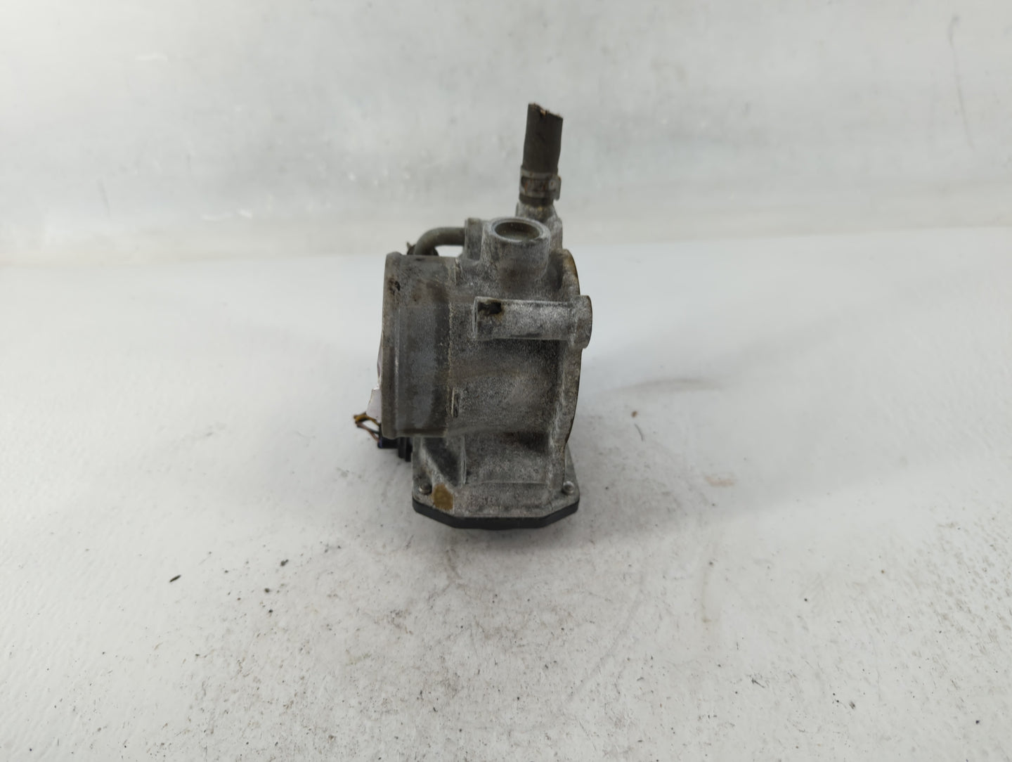 2012-2016 Subaru Impreza Throttle Body P/N:16112AA380 Fits Fits 2011 2012 2013 2014 2015 2016 2017 2018 OEM Used Auto Parts 