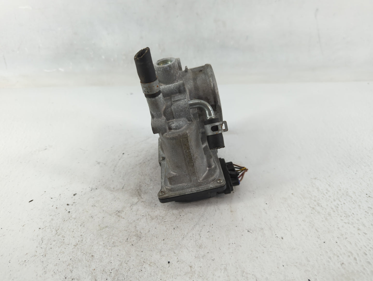 2012-2016 Subaru Impreza Throttle Body P/N:16112AA380 Fits Fits 2011 2012 2013 2014 2015 2016 2017 2018 OEM Used Auto Parts 